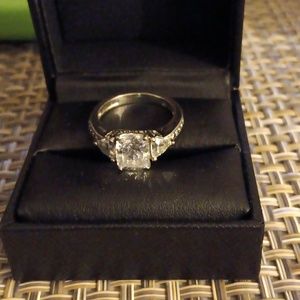 3 Stone Simulated Diamond 2 kt Sterling 925 ring